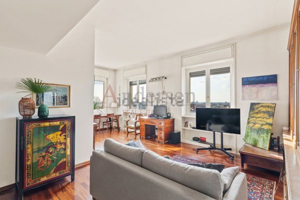 appartamento in vendita a Milano in zona Cadorna