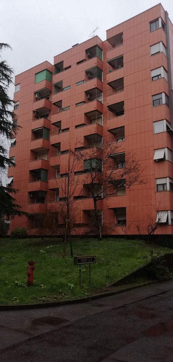 appartamento in vendita a Milano in zona Gallaratese