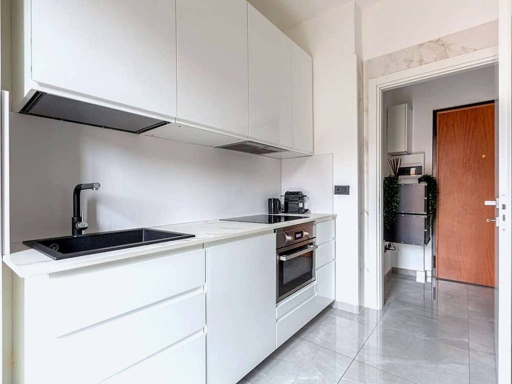 appartamento in vendita a Milano in zona Famagosta
