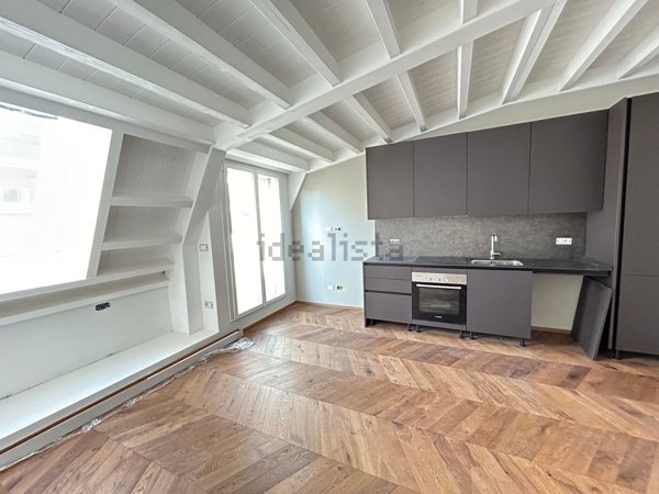 appartamento in vendita a Milano in zona XXII Marzo