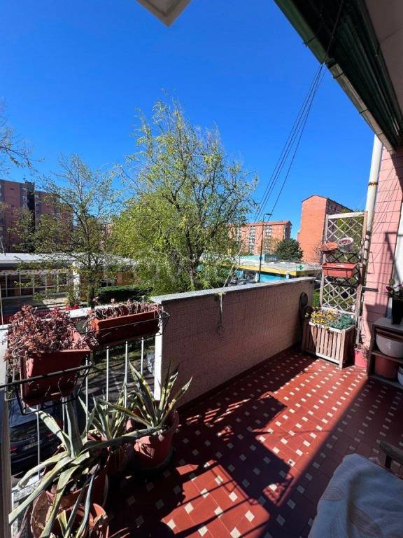 appartamento in vendita a Milano in zona Gallaratese