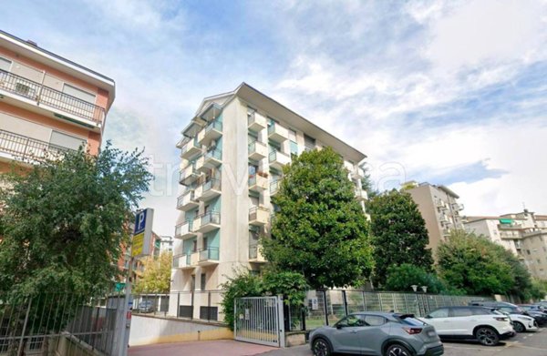 appartamento in vendita a Milano in zona Lorenteggio
