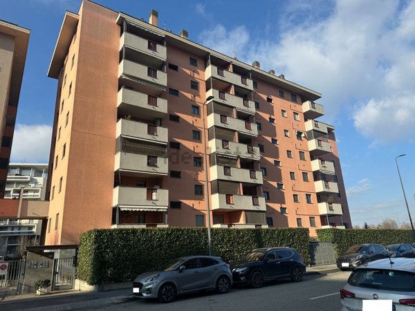 appartamento in vendita a Milano in zona Rogoredo