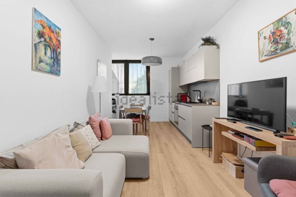 appartamento in vendita a Milano in zona Vigentino