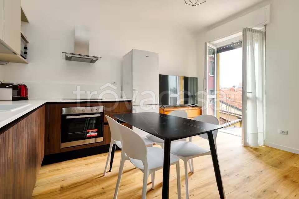 appartamento in vendita a Milano in zona Gorla