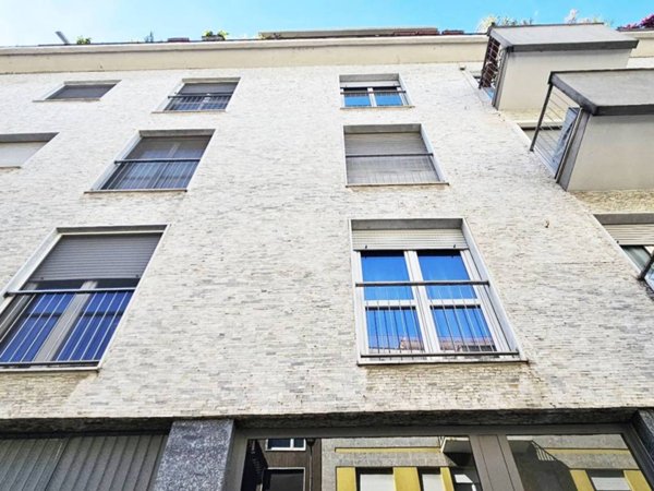 appartamento in vendita a Milano in zona Famagosta