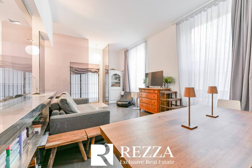 appartamento in vendita a Milano in zona Porta Garibaldi