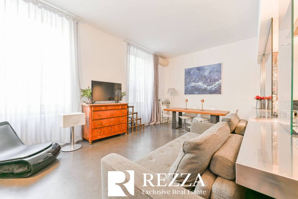 appartamento in vendita a Milano in zona Porta Garibaldi