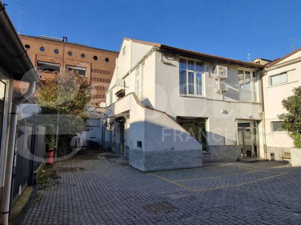 loft in vendita a Milano in zona Porta Genova