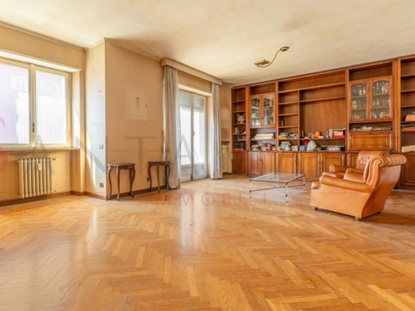 appartamento in vendita a Milano in zona Loreto