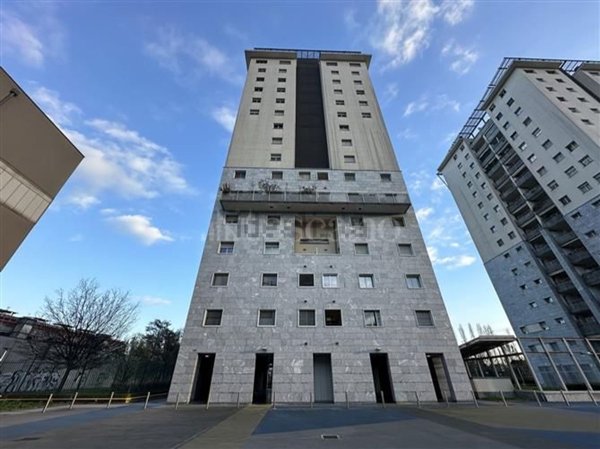 appartamento in vendita a Milano in zona Lorenteggio