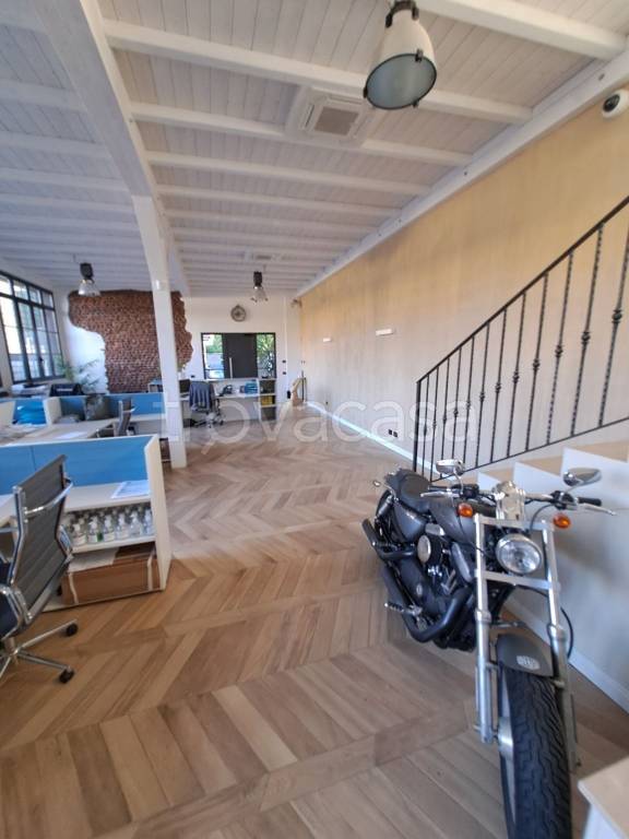 negozio in vendita a Milano in zona Affori