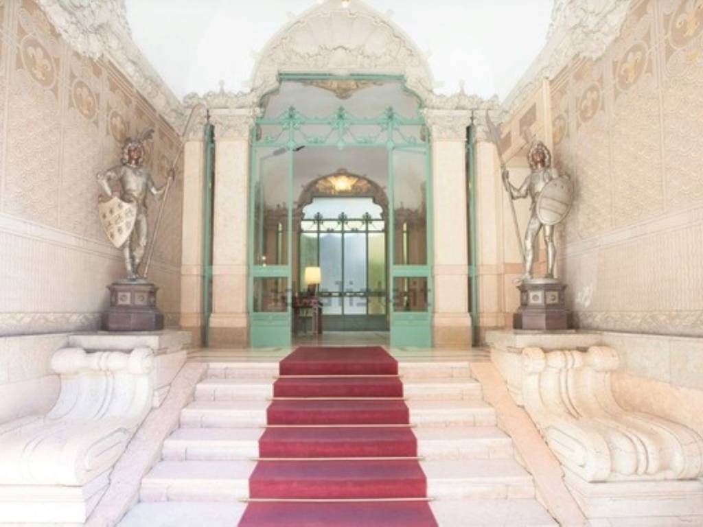 appartamento in vendita a Milano in zona Guastalla