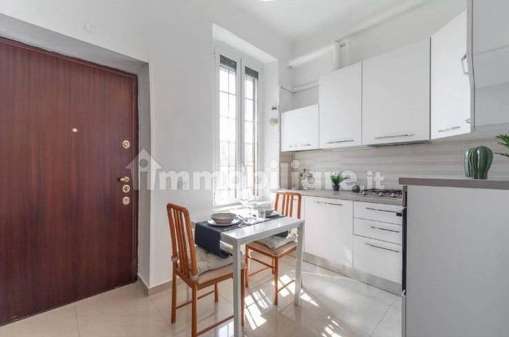 appartamento in vendita a Milano in zona Vigentino