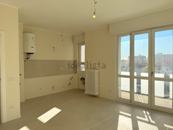 appartamento in vendita a Milano in zona Lorenteggio