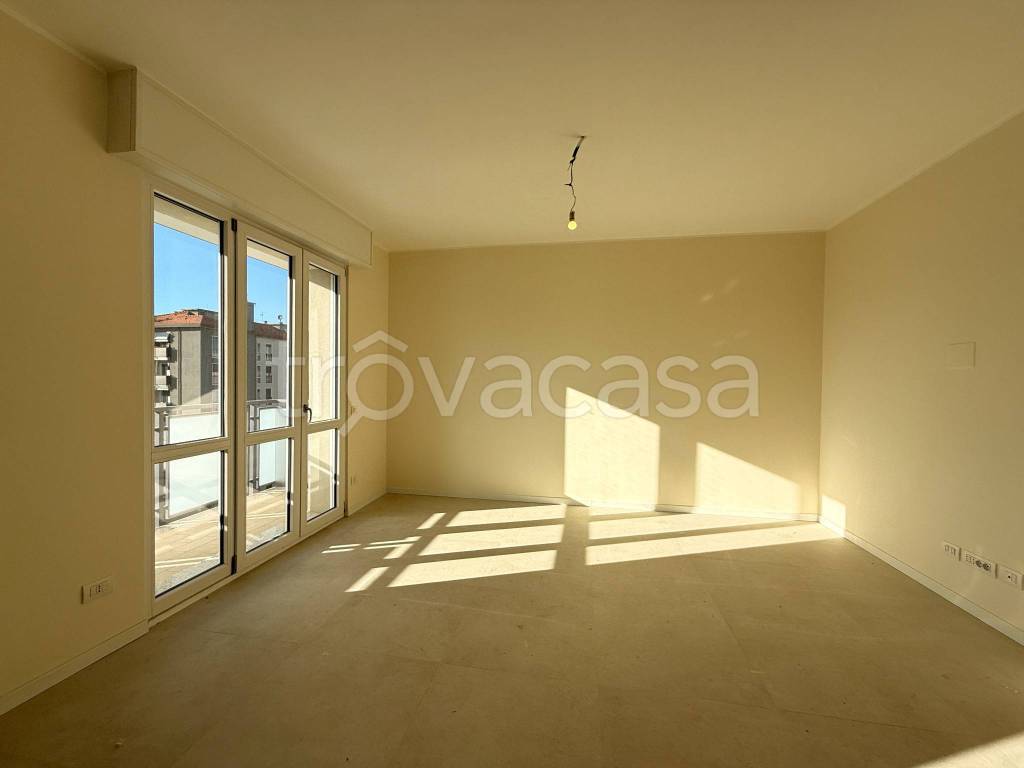 appartamento in vendita a Milano in zona Famagosta