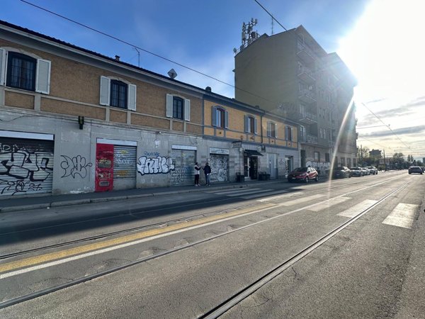 locale commerciale in vendita a Milano in zona San Cristoforo
