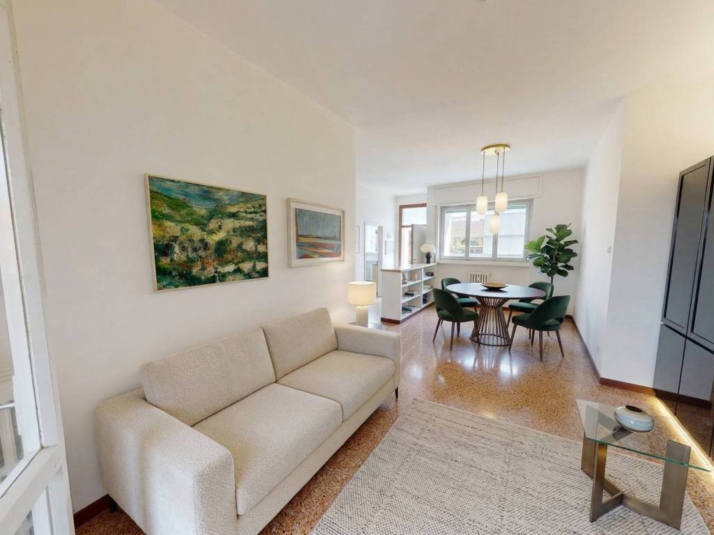 appartamento in vendita a Milano in zona Baggio