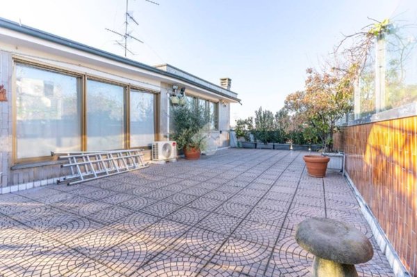 appartamento in vendita a Milano in zona Vigentino