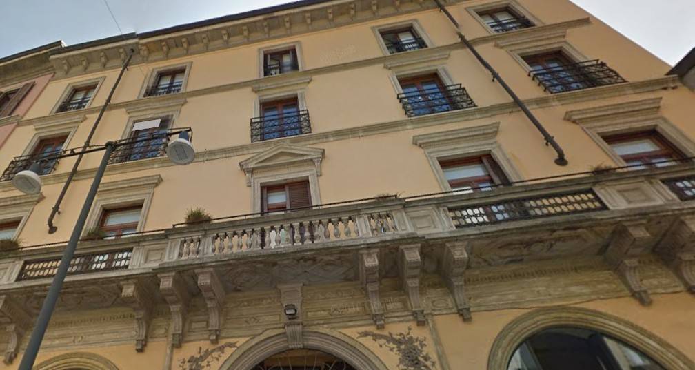 appartamento in vendita a Milano in zona Porta Garibaldi