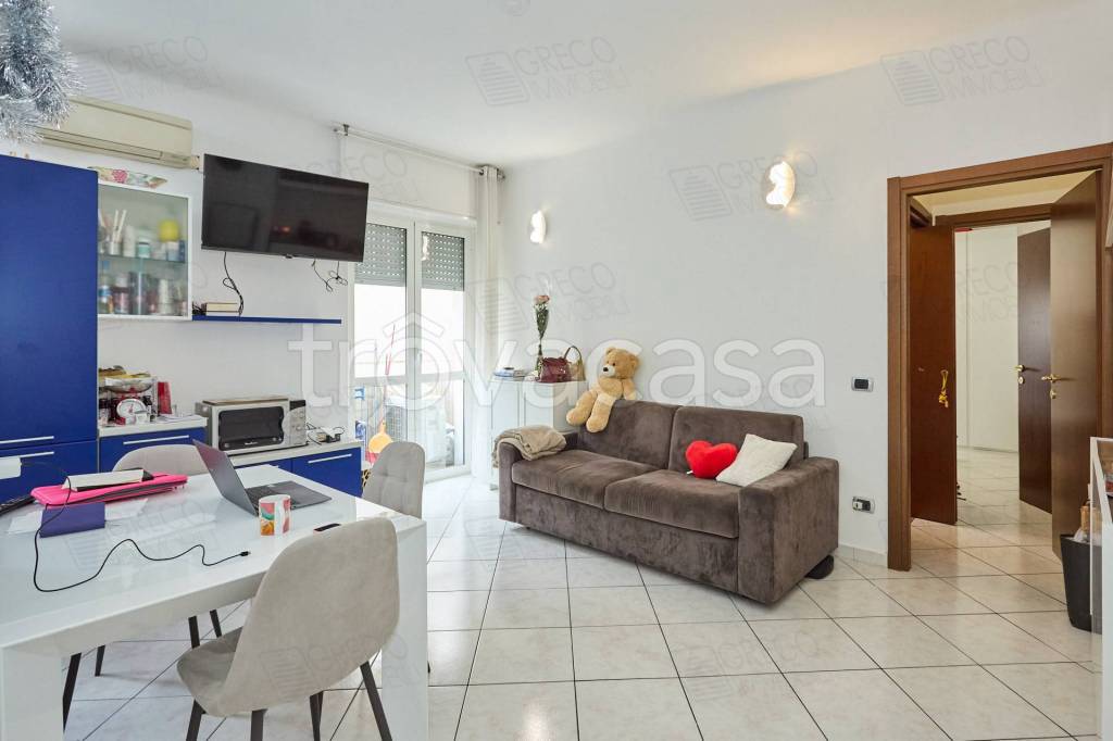 appartamento in vendita a Milano in zona Cascina dei Pomi