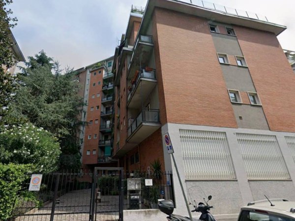 appartamento in vendita a Milano in zona Famagosta