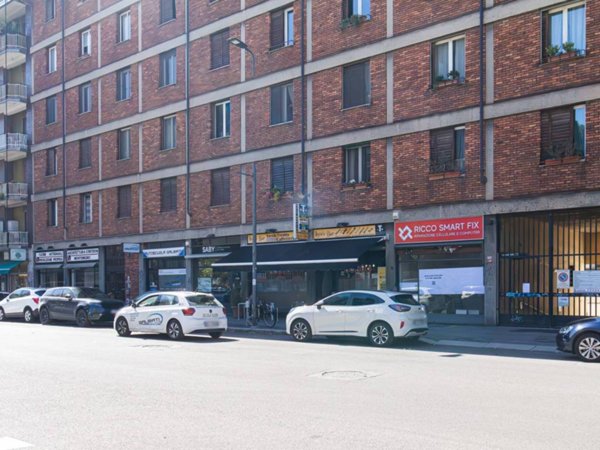 negozio in vendita a Milano in zona Lambrate