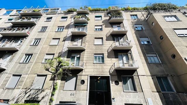 appartamento in vendita a Milano in zona Guastalla