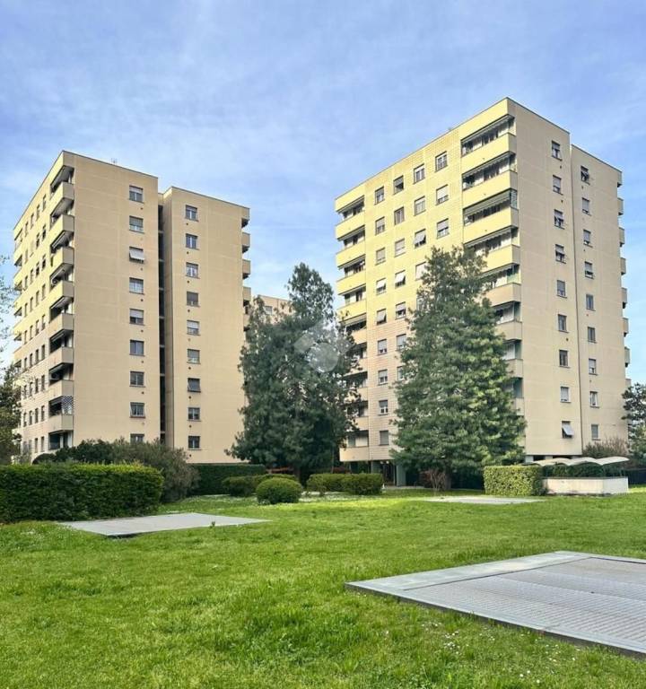 appartamento in vendita a Milano in zona Gallaratese