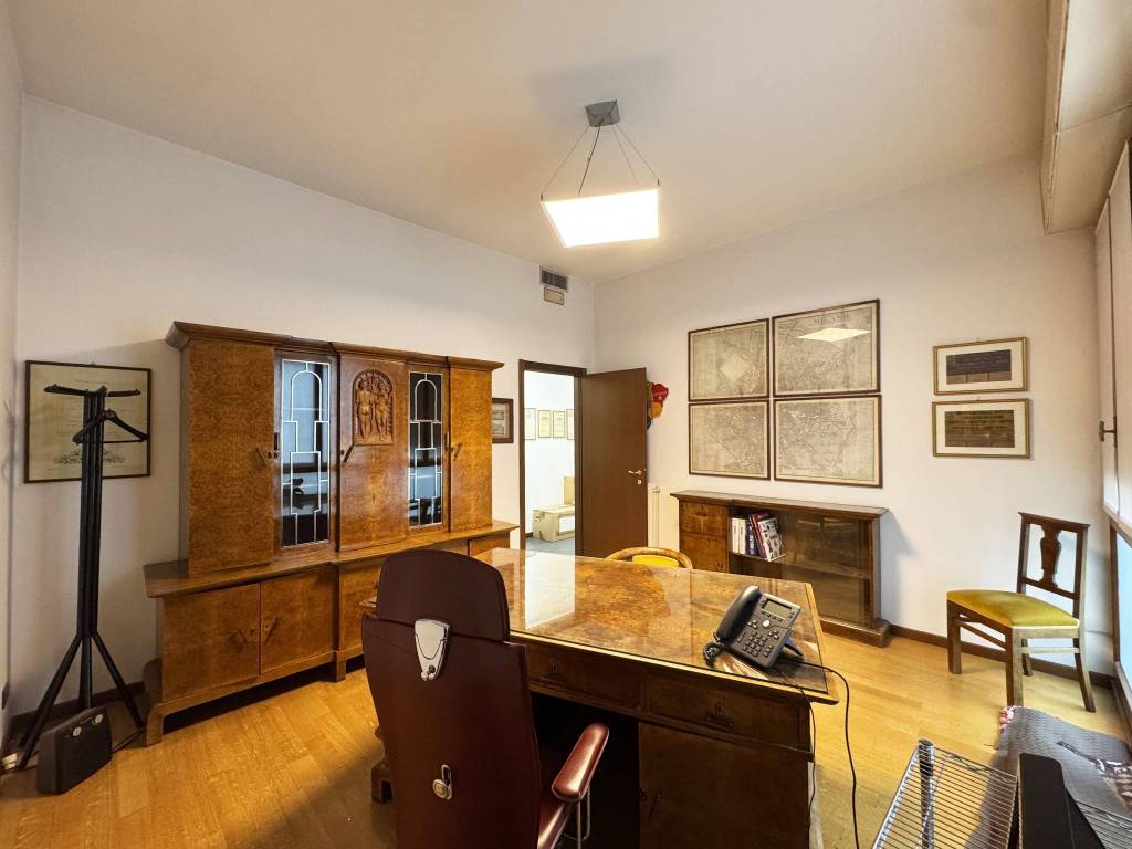 appartamento in vendita a Milano in zona Guastalla