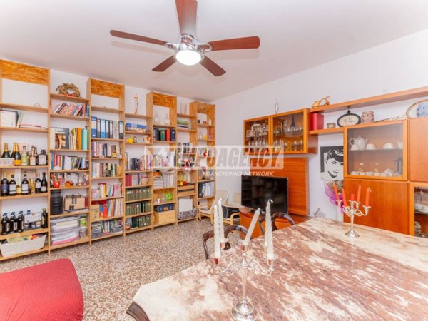 appartamento in vendita a Milano in zona Quarto Oggiaro