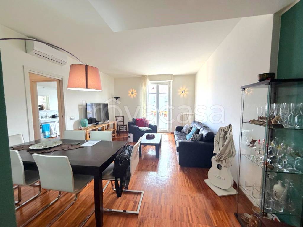 appartamento in vendita a Milano in zona Prato Centenaro