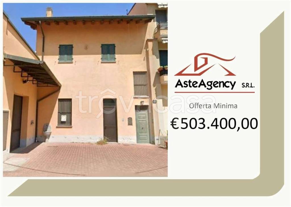 casa indipendente in vendita a Milano in zona Barona