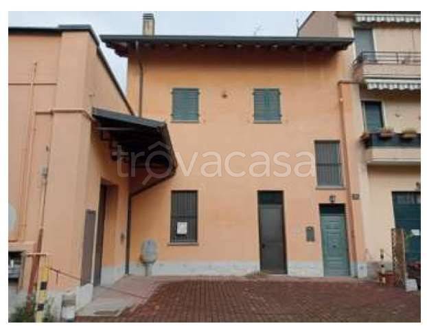 appartamento in vendita a Milano in zona Barona