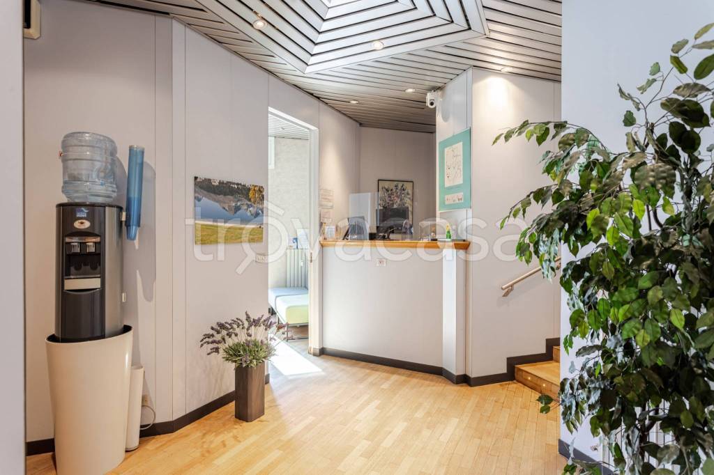 ufficio in vendita a Milano in zona Loreto