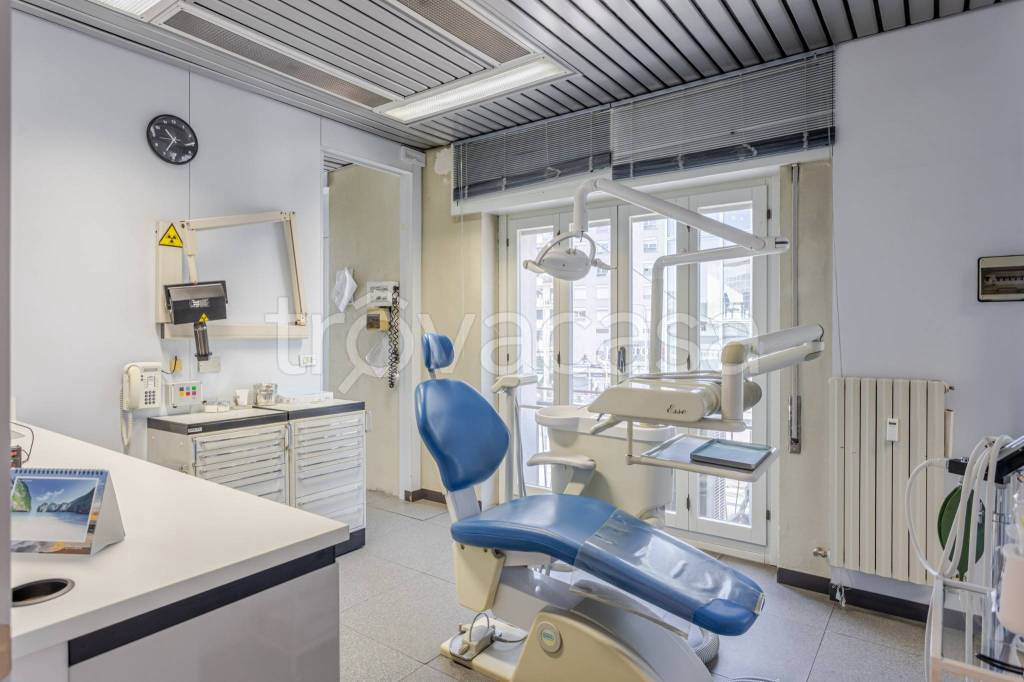 ufficio in vendita a Milano in zona Loreto
