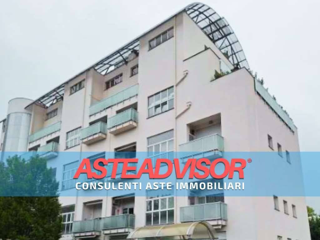 appartamento in vendita a Milano in zona Niguarda