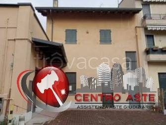 appartamento in vendita a Milano in zona Barona