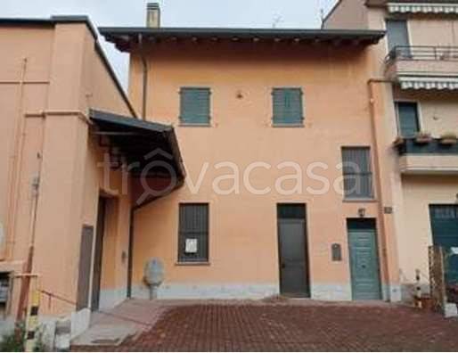 appartamento in vendita a Milano in zona Barona