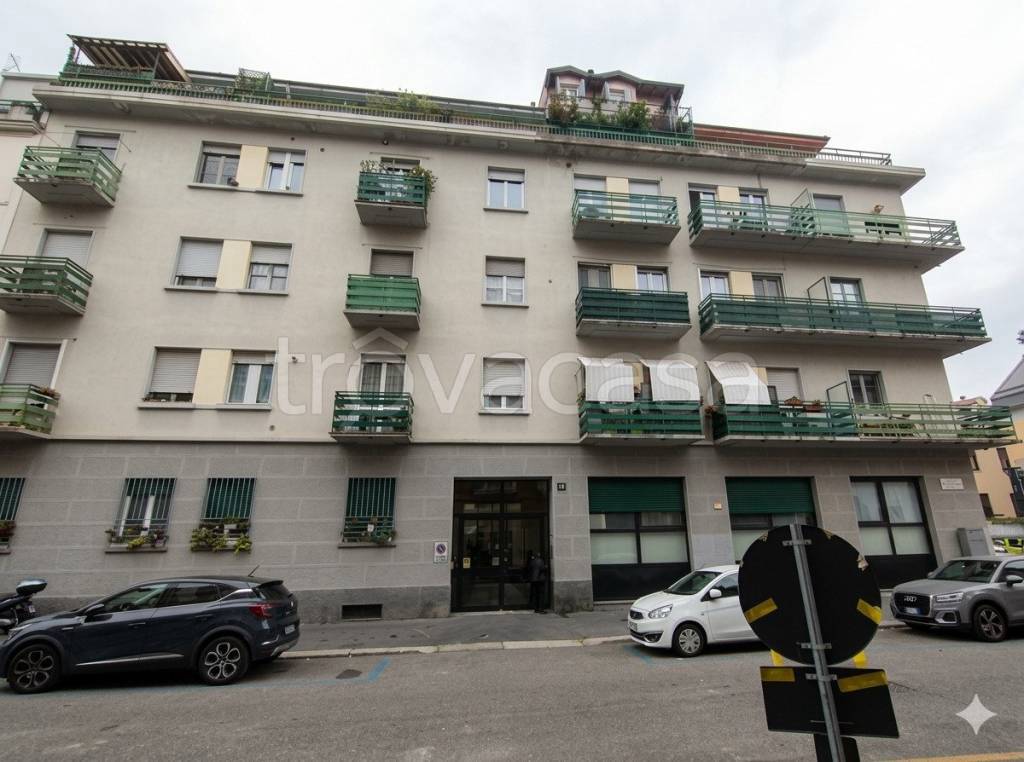 appartamento in vendita a Milano in zona Ghisolfa