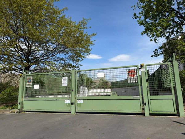 casale in vendita a Milano in zona Famagosta