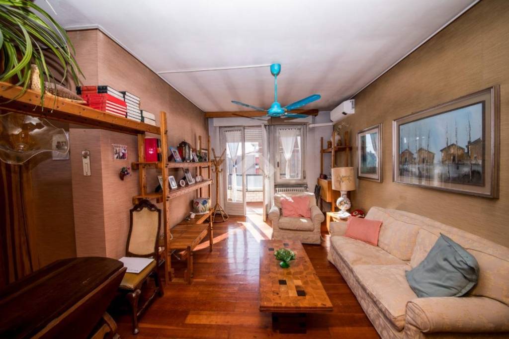 appartamento in vendita a Milano in zona Baggio