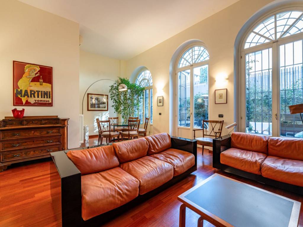 appartamento in vendita a Milano in zona Porta Nuova