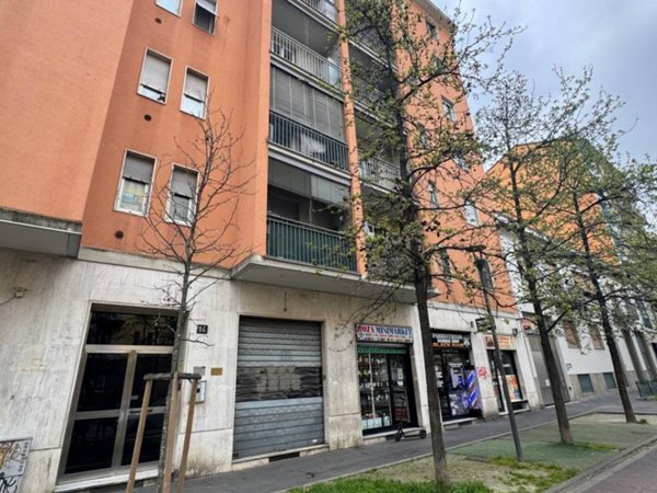 negozio in vendita a Milano in zona Porta Vittoria