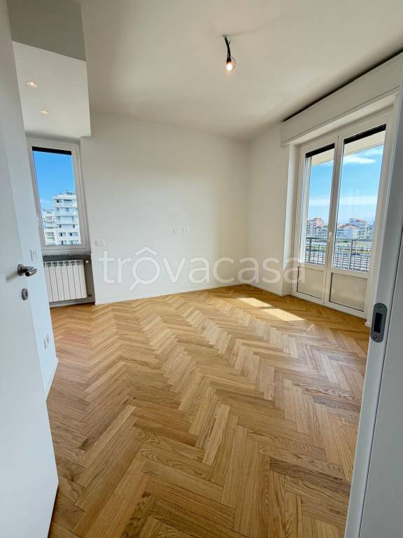 appartamento in vendita a Milano in zona Cascina dei Pomi