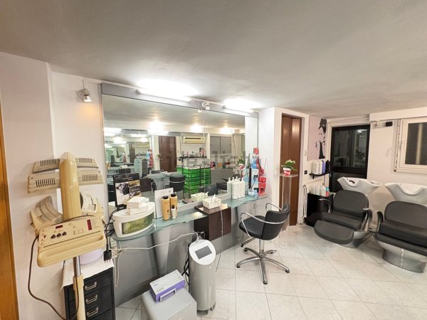 negozio in vendita a Milano