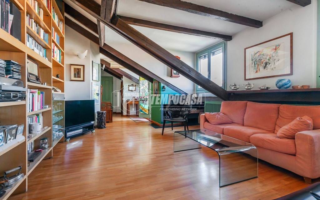 appartamento in vendita a Milano in zona Solari