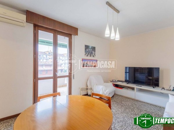 appartamento in vendita a Milano in zona Forze Armate