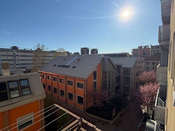appartamento in vendita a Milano in zona Bocconi