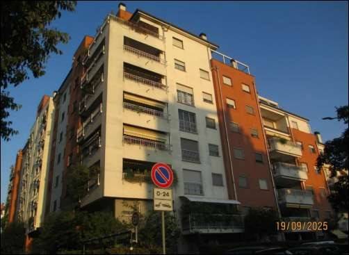 appartamento in vendita a Milano in zona Quarto Oggiaro
